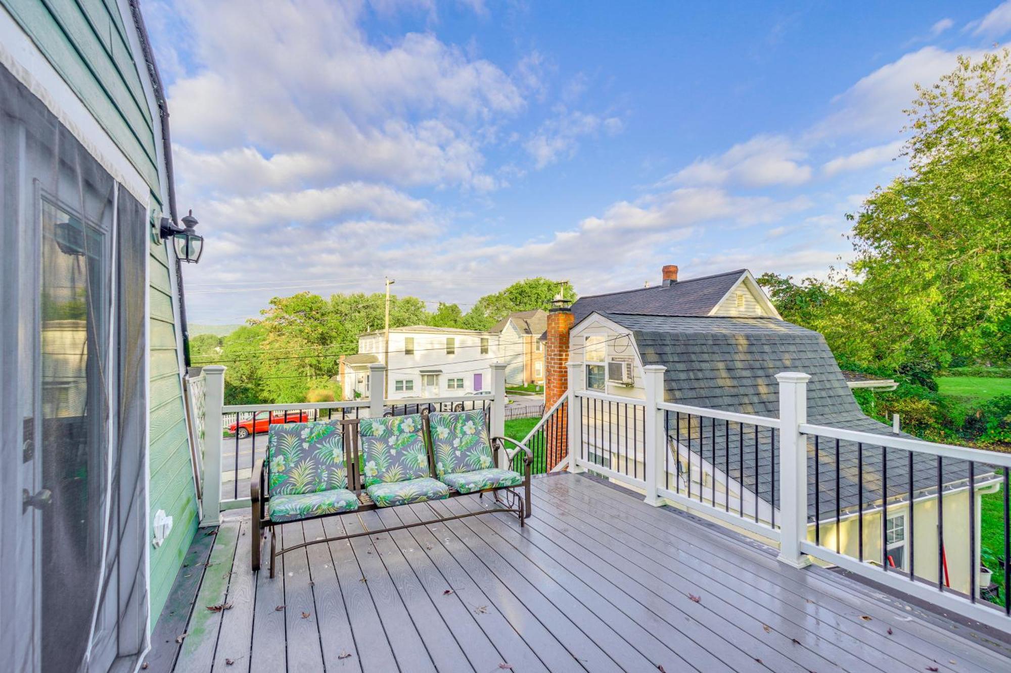 Epic Brunswick Apartment, Deck With Private Hot Tub! Extérieur photo