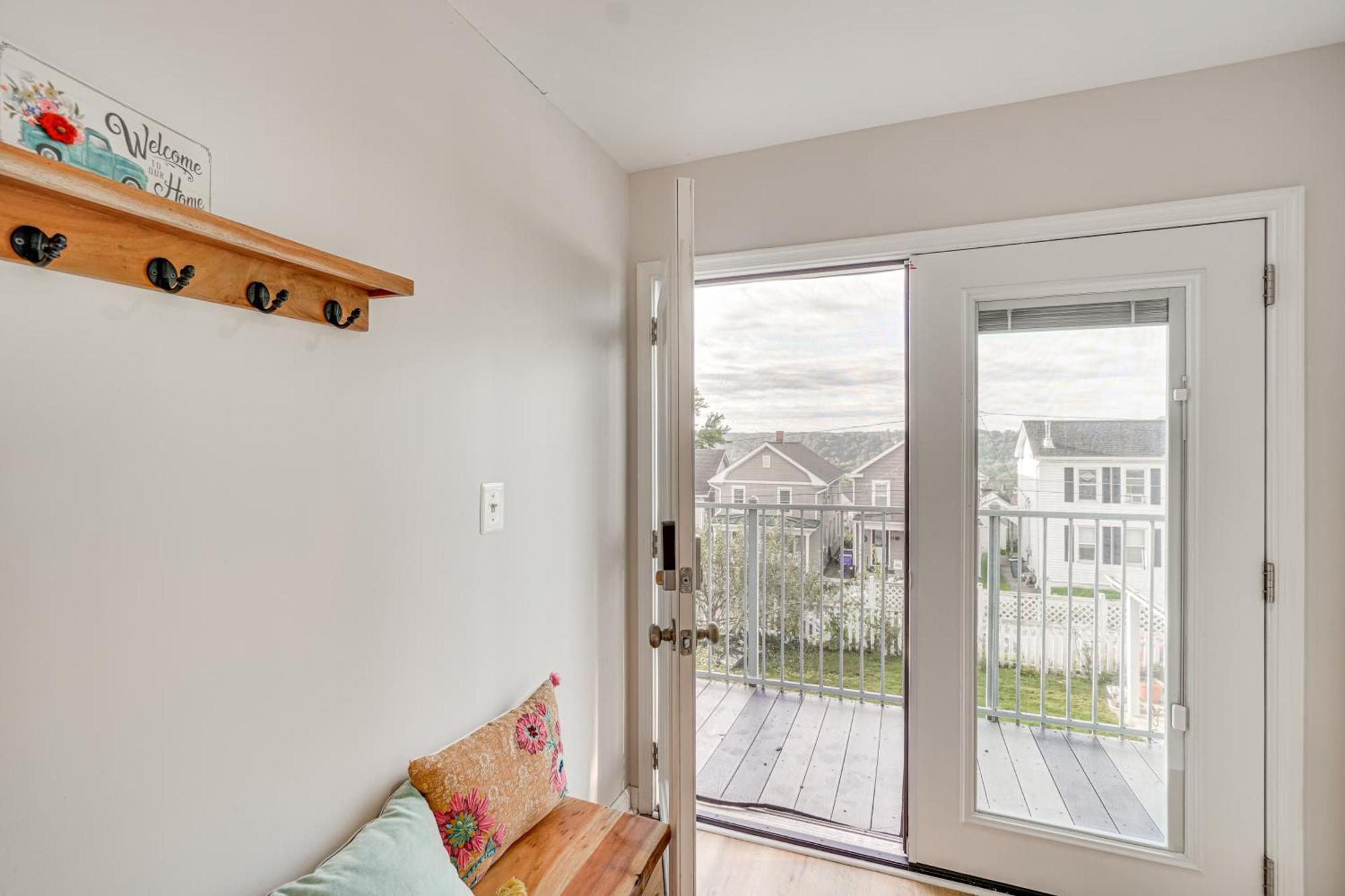 Epic Brunswick Apartment, Deck With Private Hot Tub! Extérieur photo